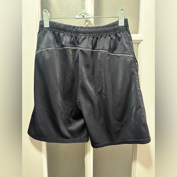 Men’s Nike Workout Shorts - Picture 5 of 5